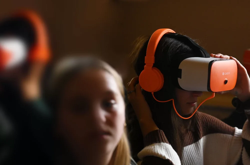 Student-Wearing-ClassVR-Headset-us